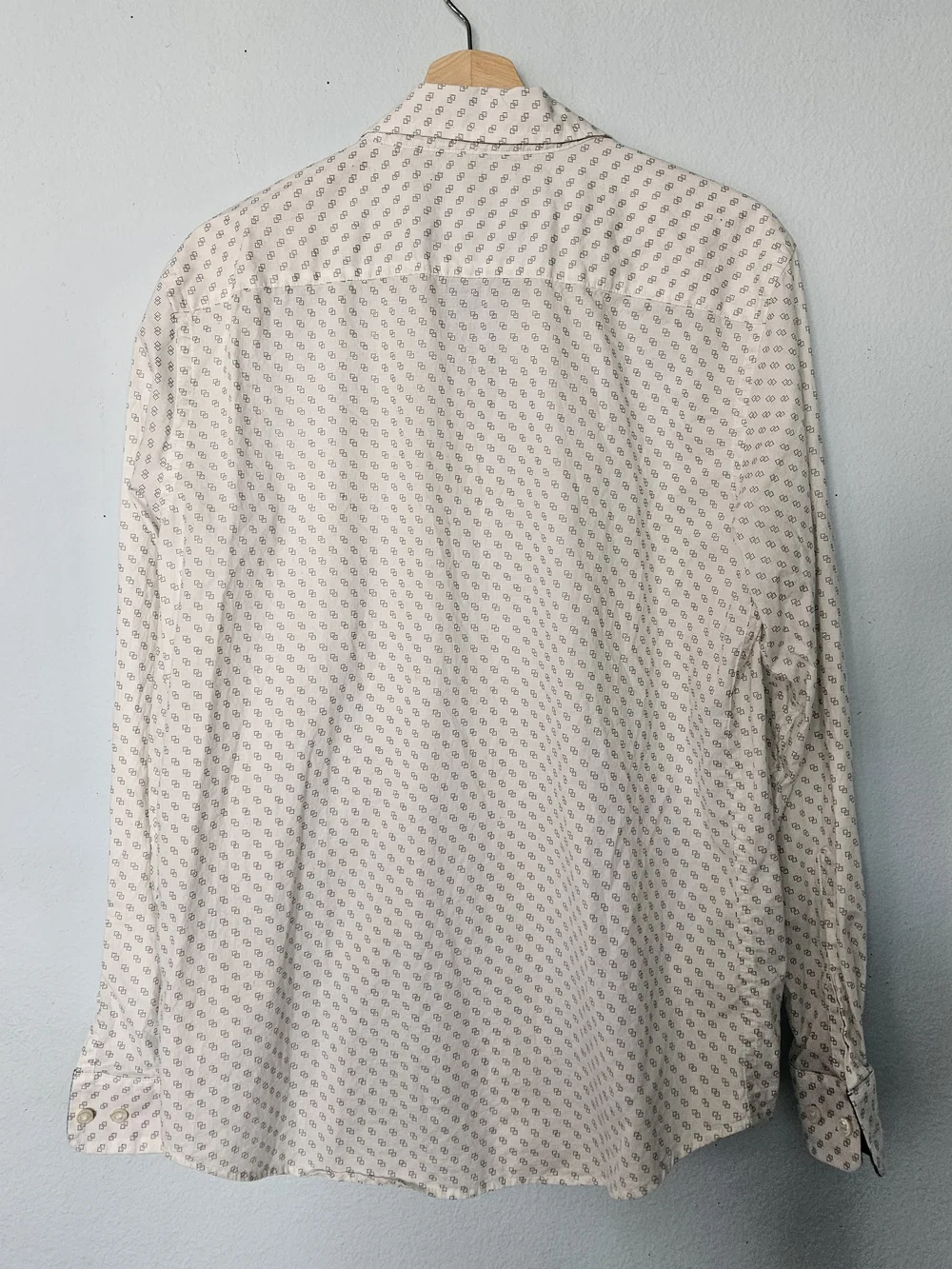 Banana Republic Men's Cream Button-Down Shirt with Subtle Gray Pattern